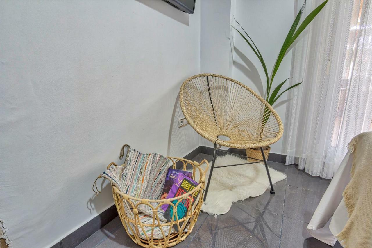 Roomqueo-Only Adults Barbate Bagian luar foto