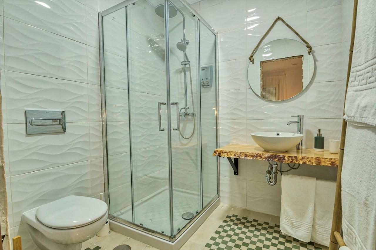 Roomqueo-Only Adults Barbate Bagian luar foto